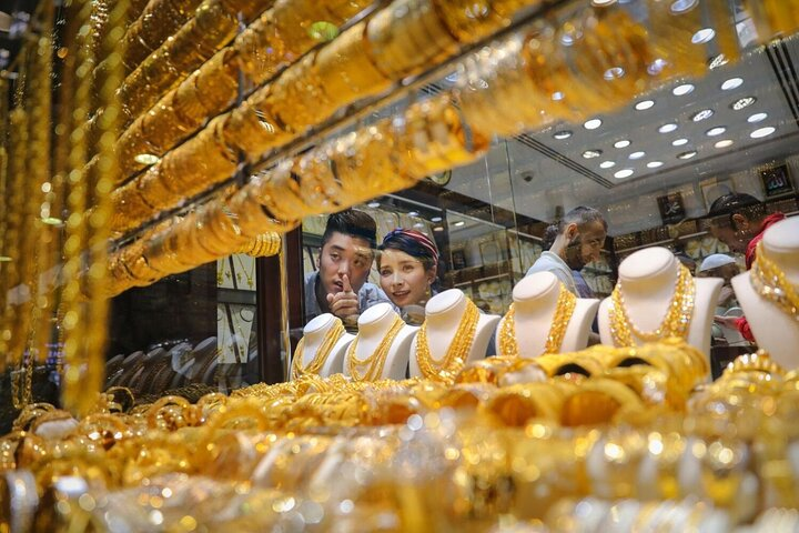 Delve into the dazzling world of Dubai's Gold Souk where shimmering jewelry and rich history intertwine making for an unforgettable retail adventure that showcases local craftsmanship.